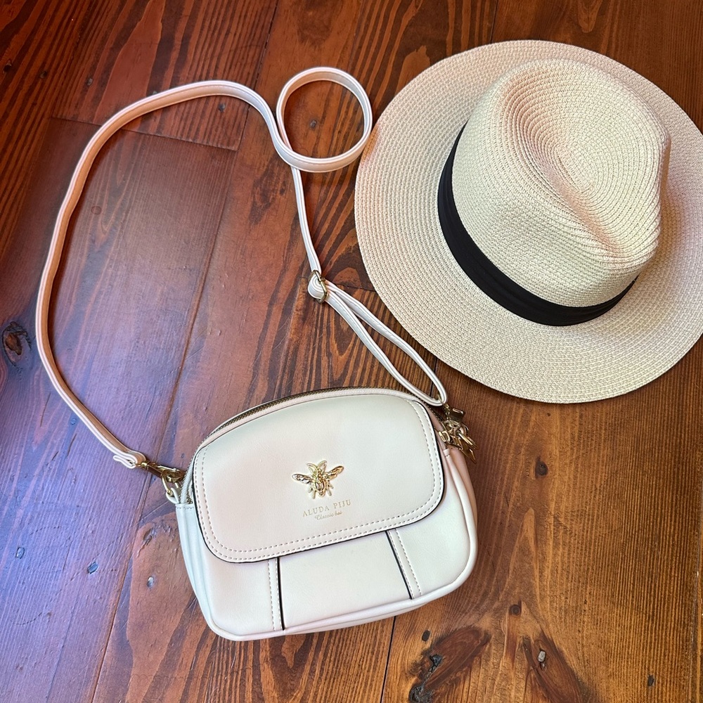 Aluda Piju Cream Crossbody Purse 🐝